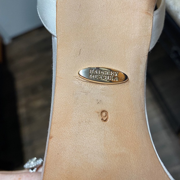 COPY - COPY - BADGLEY MISCHKA Rider Stiletto Heel Satin Soft White 9 - Picture 8 of 8